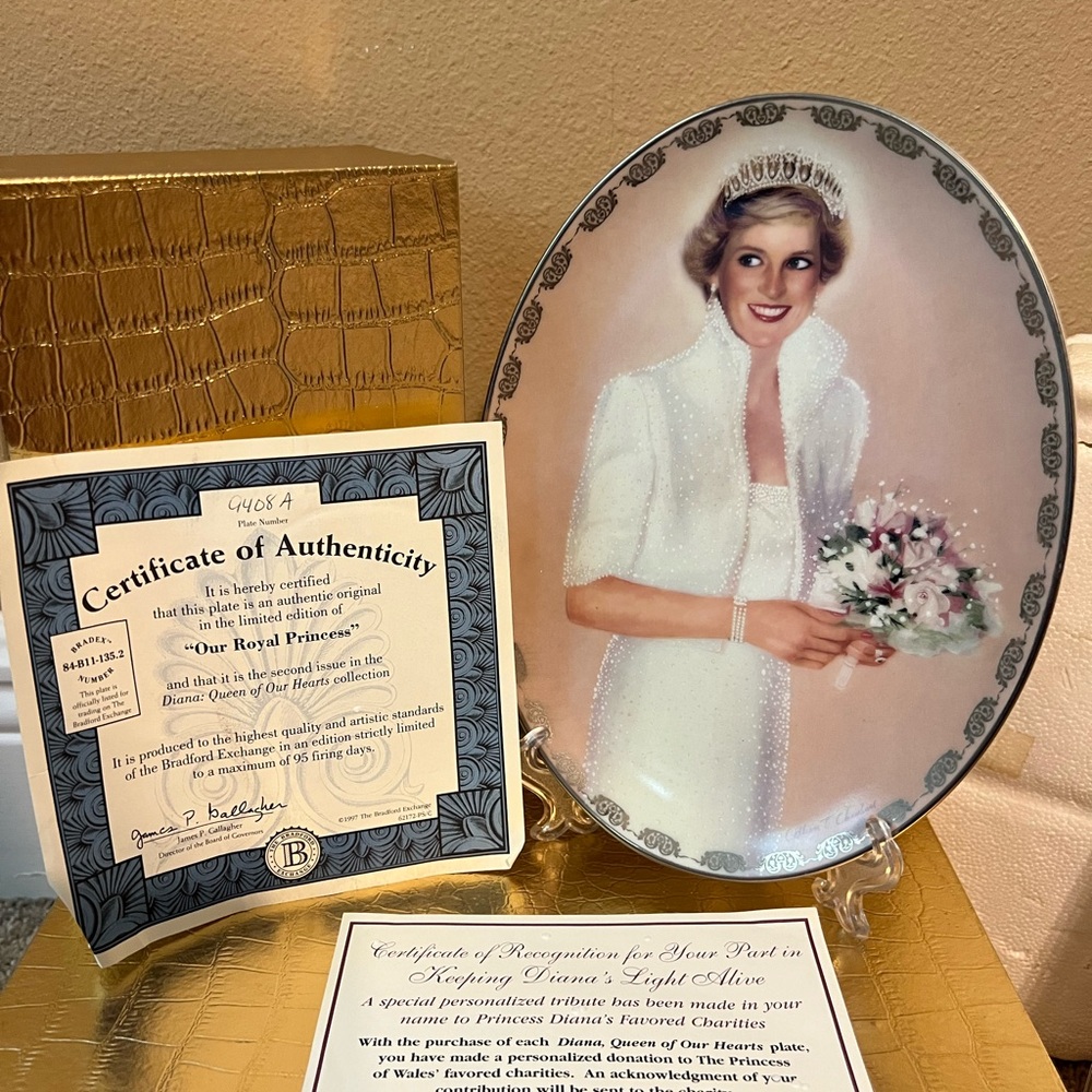 Princess Diana Commemorative Collection - Picture 6 of 15